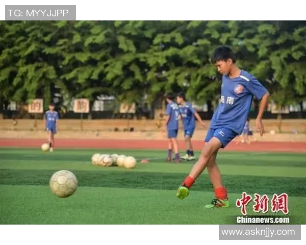 张静独家解析足球技巧与战术分享助你提升球技的秘诀